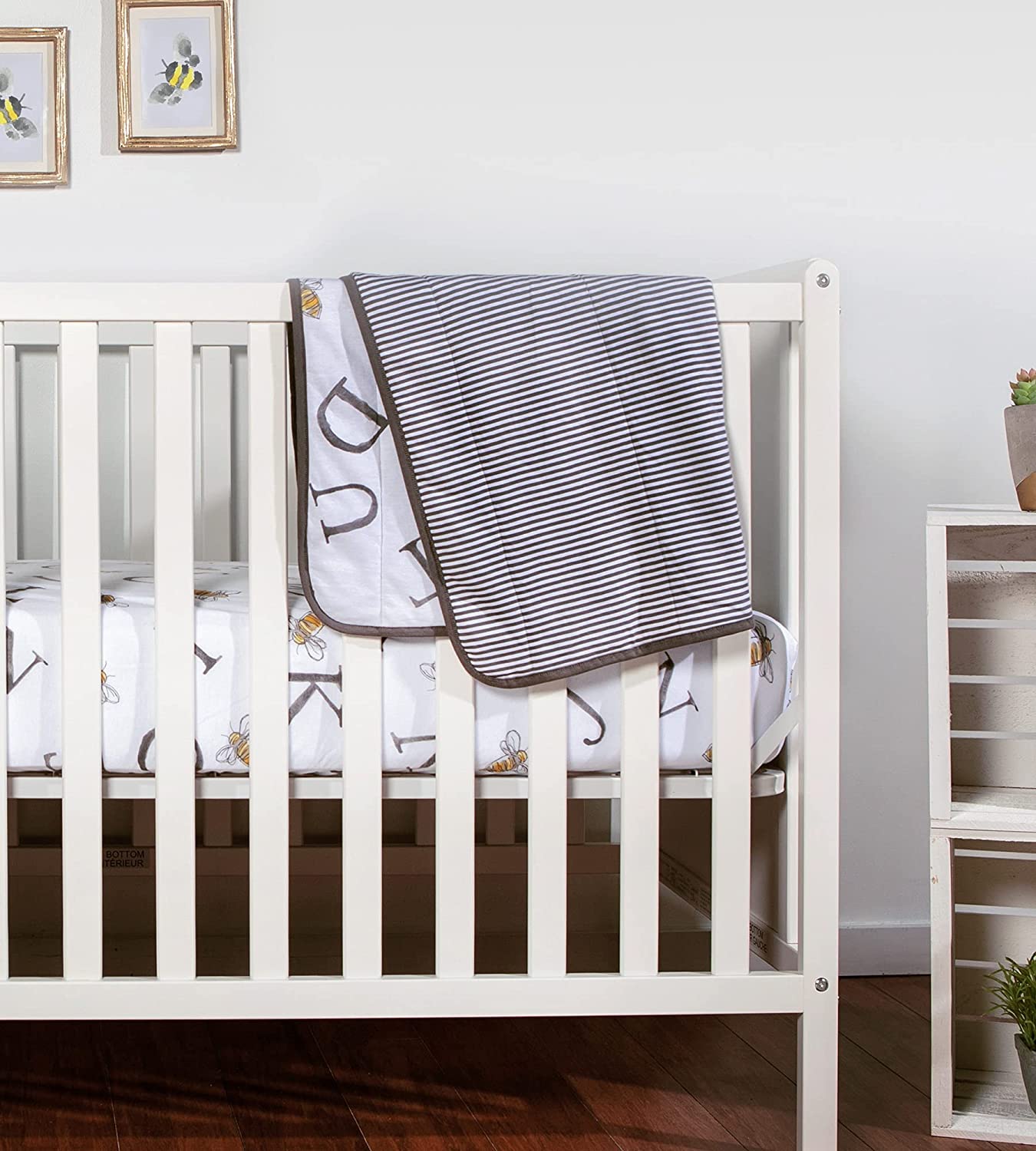 Burt's Bees Baby Organic Baby Reversible Blanket (Letter Bee Charcoal)