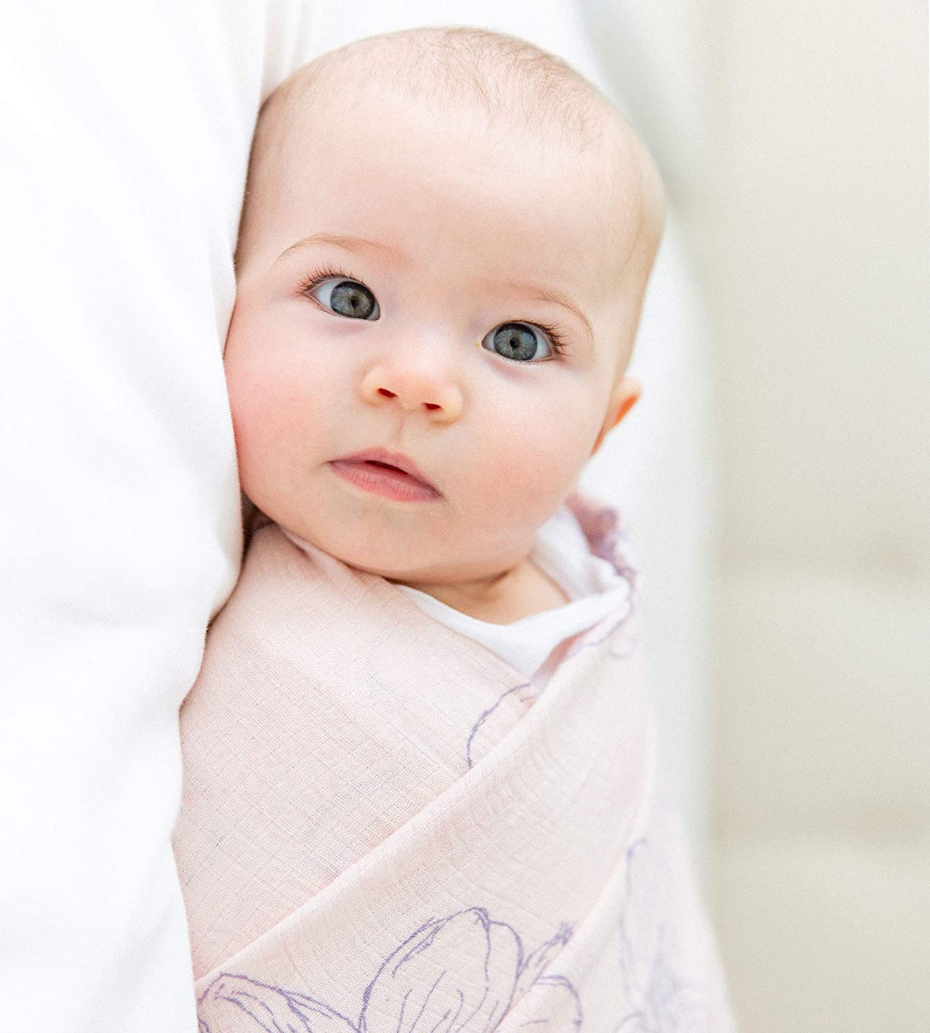 Burt's Bees Baby Organic Baby 3-pack Muslin Swaddle Blankets (Blackberry Flowers)